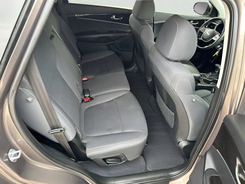 Used 2019 Kia Sorento AWD V6 image 19