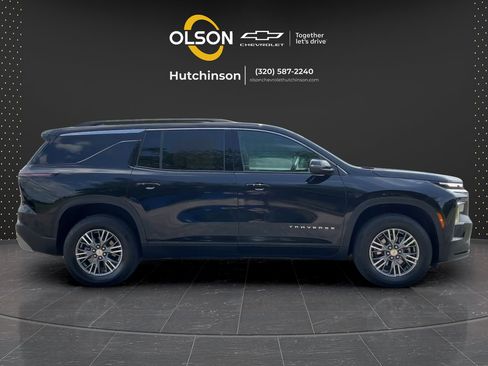 Used 2025 Chevrolet Traverse LT AWD/4WD image 11