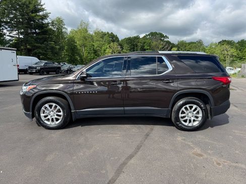 Used 2018 Chevrolet Traverse LT FWD image 2