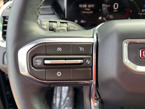 Used 2025 GMC Acadia Elevation image 18