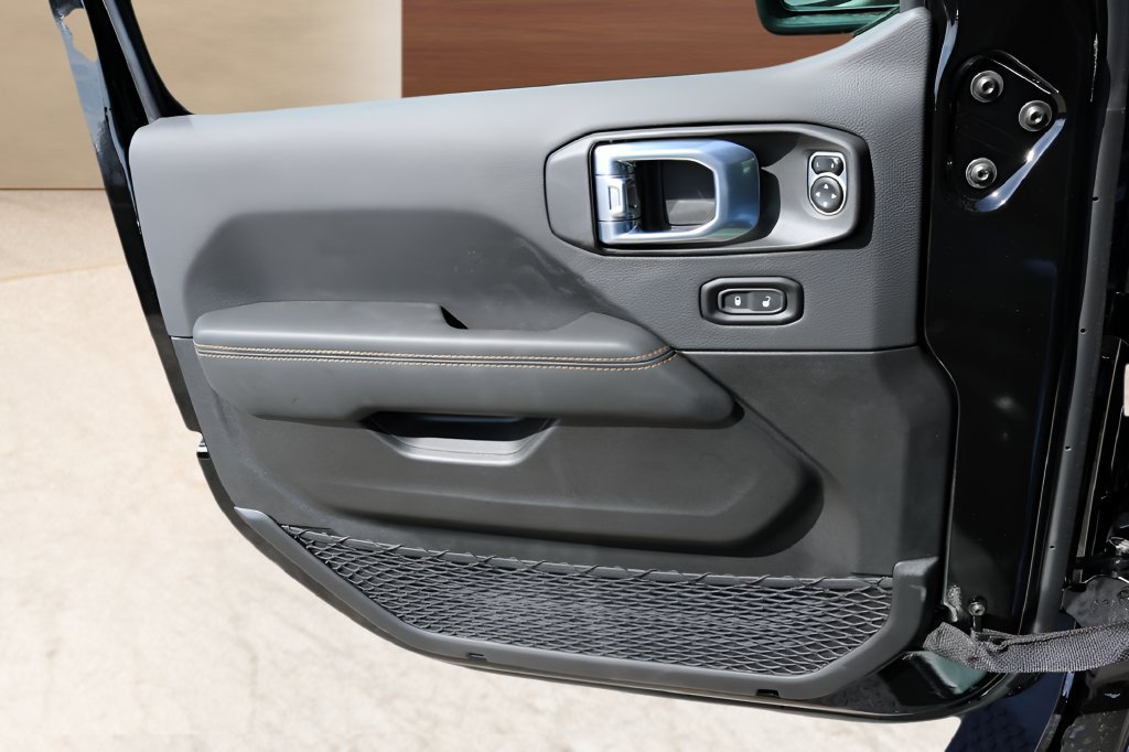 New 2026 Jeep Wrangler Unlimited Sahara AWD/4WD image 11