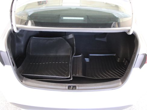 Used 2021 Toyota Corolla LE FWD image 28