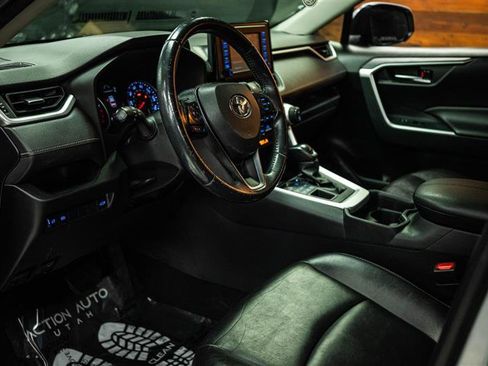 Used 2019 Toyota RAV4 XLE Premium w/ All Weather Liner Package image 9