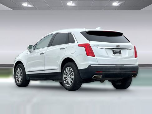 Used 2018 Cadillac XT5 Luxury w/ Driver Awareness Package image 3
