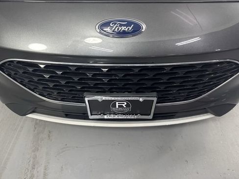 Used 2020 Ford Escape SE FWD image 25