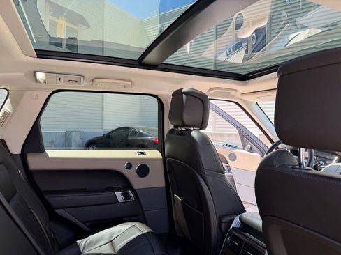 Used 2019 Land Rover Range Rover Sport HSE AWD/4WD image 25