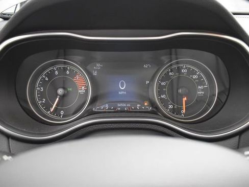 Used 2022 Jeep Cherokee Limited AWD/4WD image 7