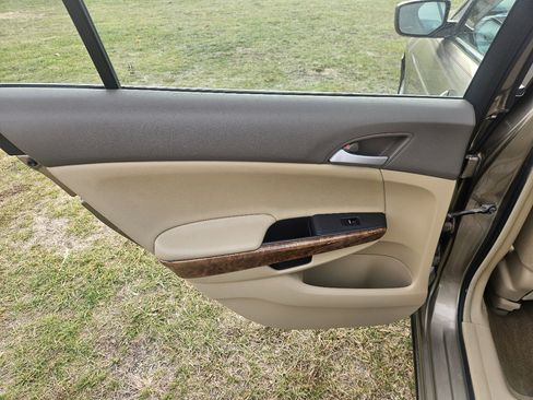 Used 2009 Honda Accord EX image 16