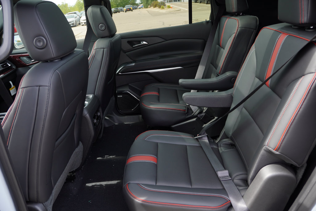 New 2027 Chevrolet Traverse RS AWD/4WD image 11