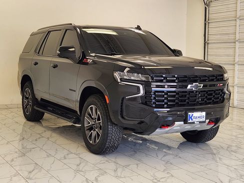 Used 2024 Chevrolet Tahoe Z71 w/ Luxury Package AWD/4WD image 3