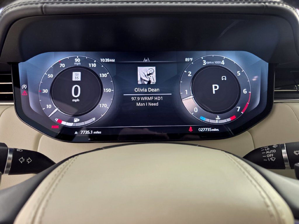 Used 2025 Land Rover Range Rover Long Wheelbase SE AWD/4WD image 19