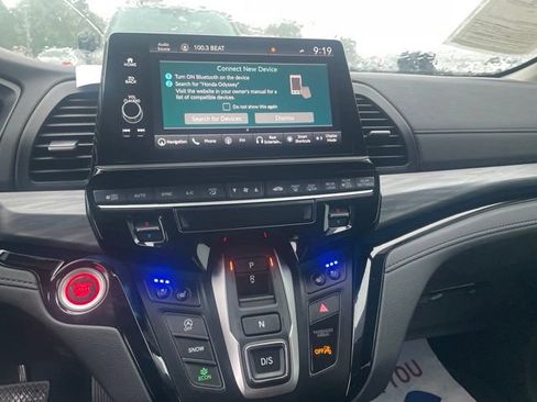 Used 2025 Honda Odyssey Elite image 9