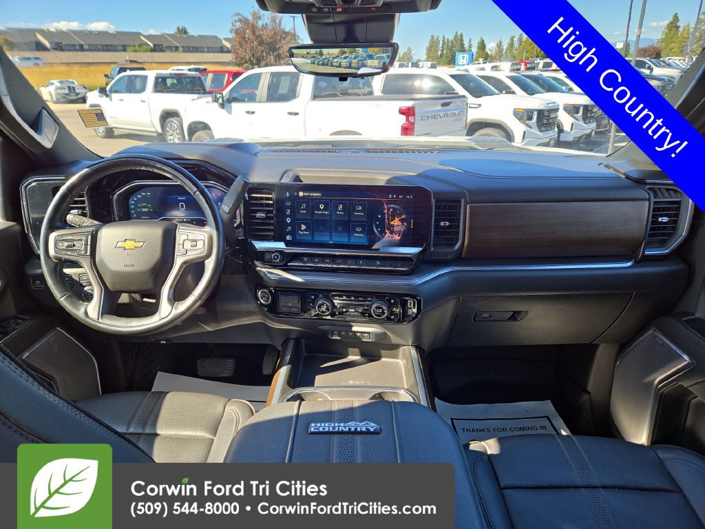 Used 2024 Chevrolet Silverado 3500 High Country w/ High Country Premium Package AWD/4WD image 3