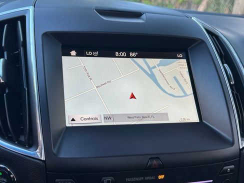 Used 2018 Ford Edge Titanium w/ Equipment Group 302A AWD/4WD image 13