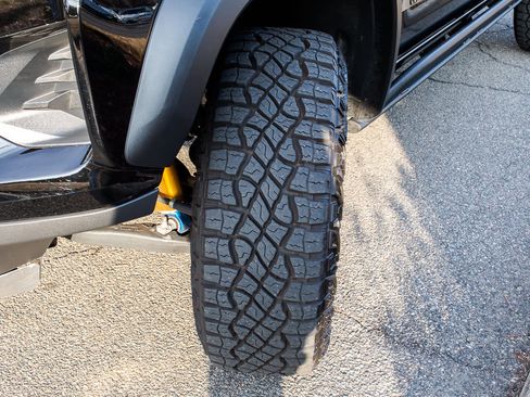 Used 2025 Chevrolet Colorado ZR2 image 9