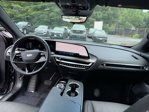 Used 2025 Cadillac Lyriq Luxury RWD image 31