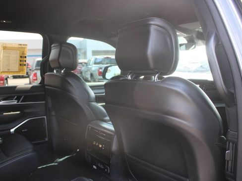 Used 2024 Jeep Wagoneer Series II AWD/4WD image 39