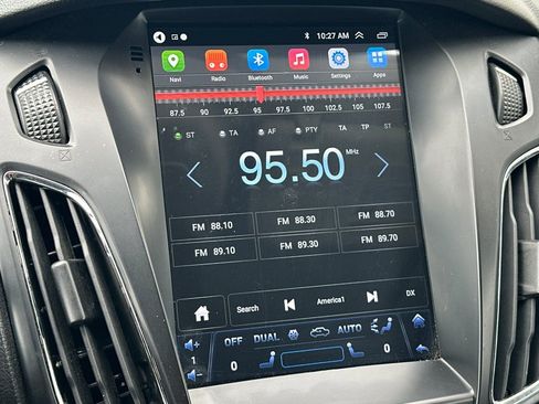 Certified 2018 Ford Focus SE FWD image 16
