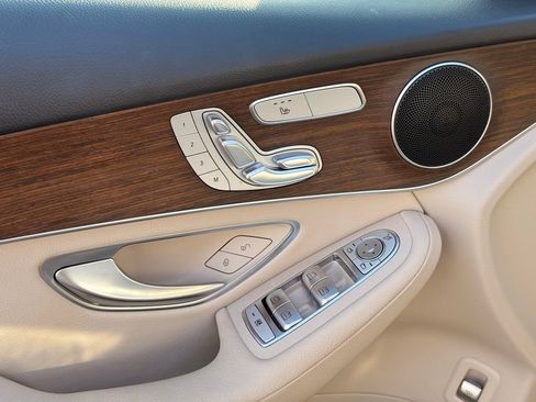 Used 2022 Mercedes-Benz GLC 300 4MATIC image 18