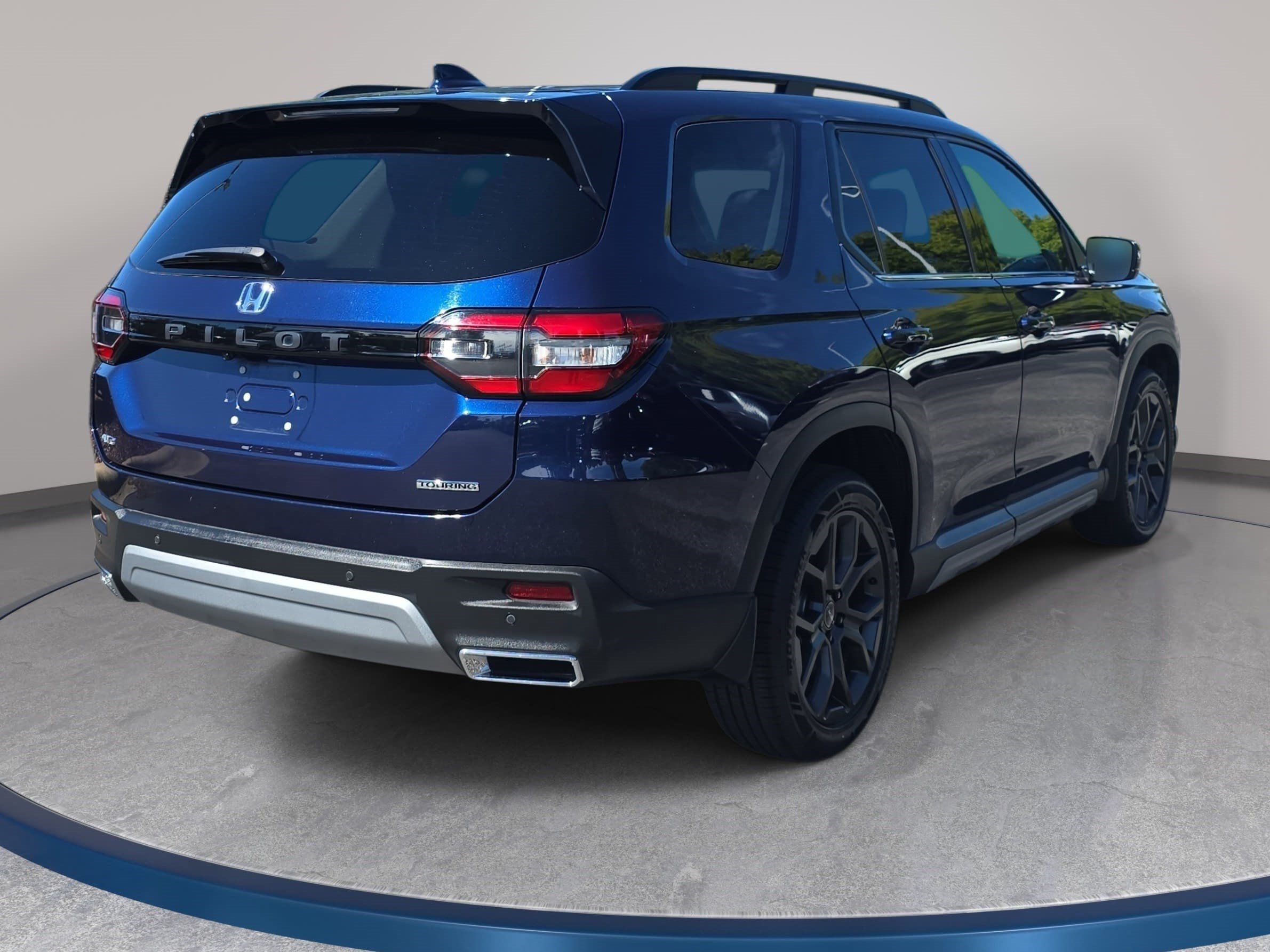 Used 2024 Honda Pilot Touring image 5