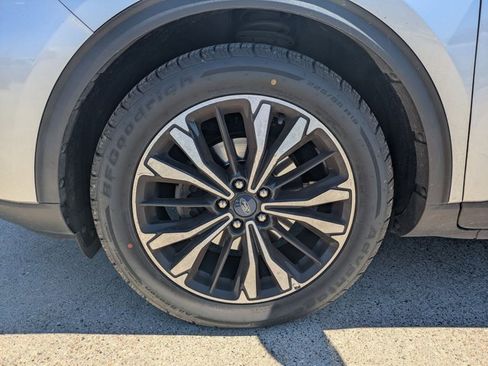 Used 2022 Ford Escape SE w/ SE Sport Appearance Package image 19