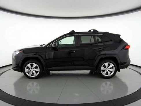 Used 2021 Toyota RAV4 LE image 3