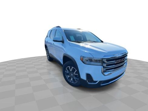 Certified 2023 GMC Acadia SLE w/ Driver Convenience Package image 3