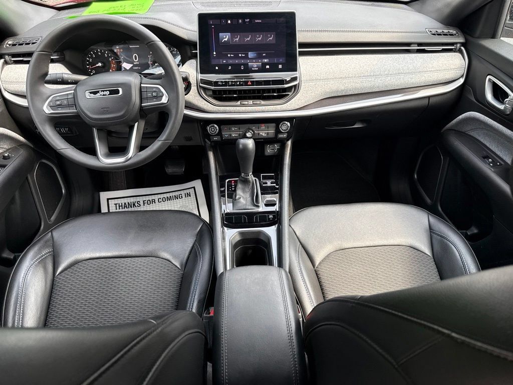 Used 2023 Jeep Compass Latitude AWD/4WD image 17