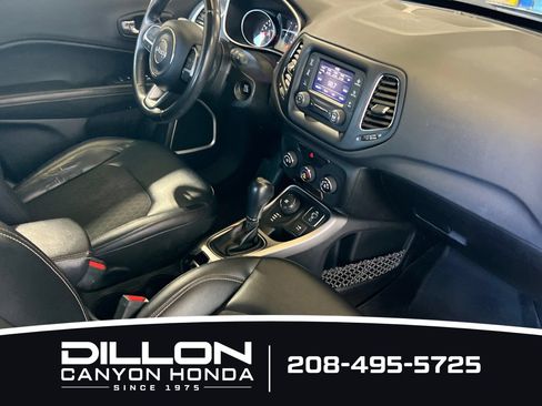 Used 2017 Jeep Compass Latitude AWD/4WD image 16
