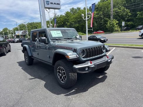 New 2026 Jeep Gladiator Rubicon w/ Steel Power Dome Hood Package AWD/4WD image 2