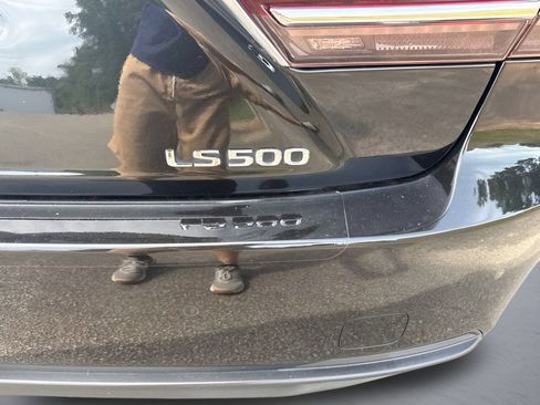 Used 2018 Lexus LS 500 w/ Interior Upgrade Package RWD image 36