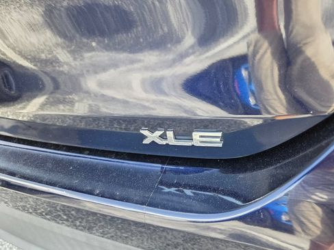 Used 2023 Toyota Highlander XLE FWD image 14