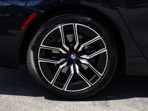 Used 2025 BMW 740i xDrive image 12