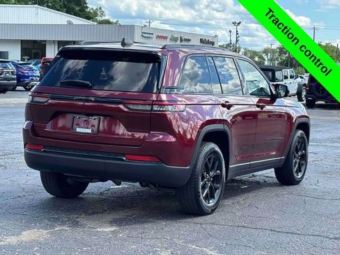 Used 2024 Jeep Grand Cherokee Altitude AWD/4WD image 34