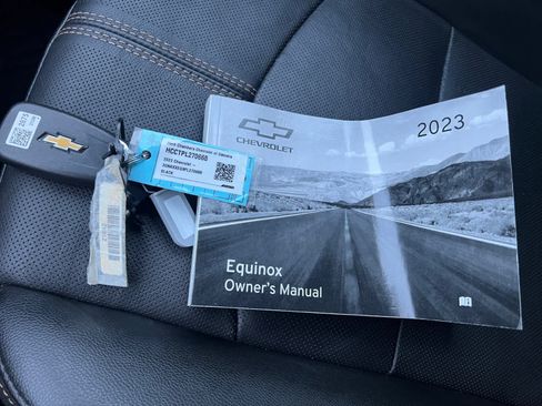 Used 2023 Chevrolet Equinox Premier AWD/4WD image 10