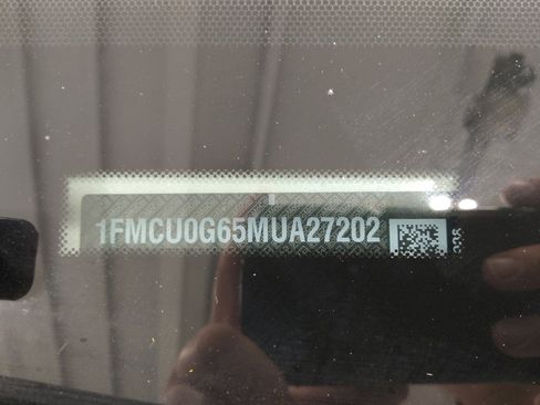 Used 2021 Ford Escape SE image 33