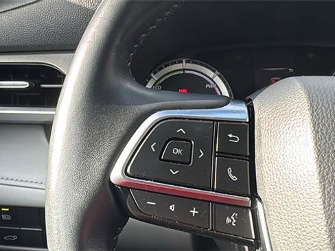 Used 2021 Toyota Highlander LE image 16