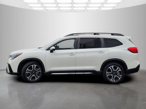 Used 2023 Subaru Ascent Limited AWD/4WD image 9