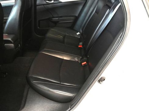 Used 2020 Honda Civic Touring image 4