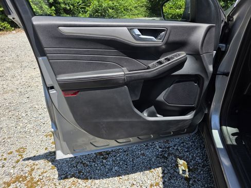 Used 2021 Ford Escape SE FWD image 13