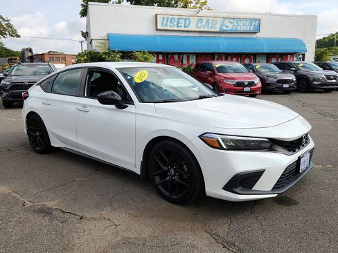 Used 2023 Honda Civic Sport image 3