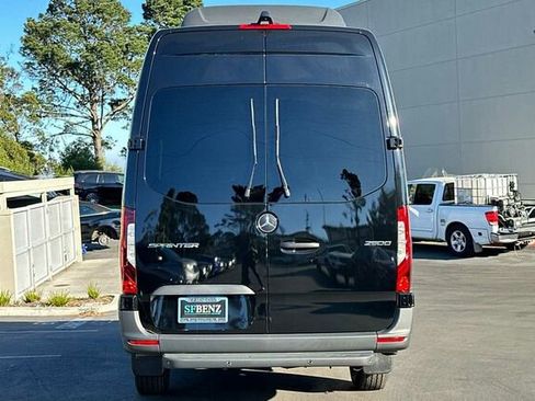 Used 2024 Mercedes-Benz Sprinter 2500 image 5