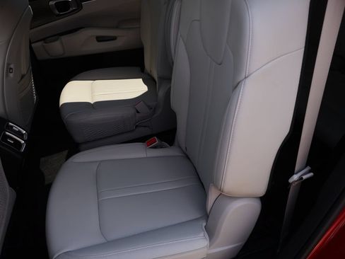 Used 2023 Kia Sorento EX AWD/4WD image 16