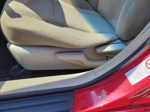 Used 2013 Toyota Camry LE FWD image 20