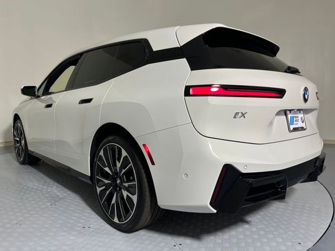 New 2026 BMW iX xDrive60 w/ M Sport Package image 3