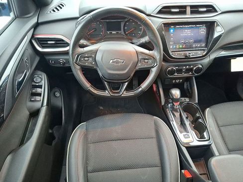 Used 2023 Chevrolet TrailBlazer RS w/ Sun and Liftgate Package image 11