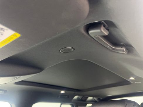 Used 2022 Land Rover Defender 110 X-Dynamic SE image 69