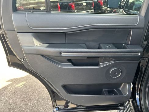 Certified 2024 Ford Expedition XLT image 24