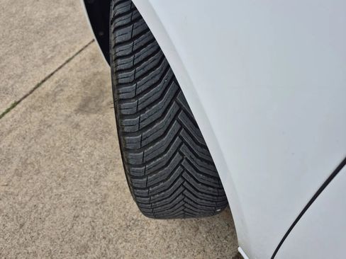 Used 2016 Buick LaCrosse Leather FWD image 11