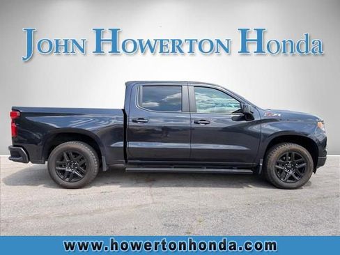 Used 2022 Chevrolet Silverado 1500 RST AWD/4WD image 3